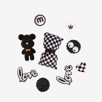 AMULETZ Checkmate Love