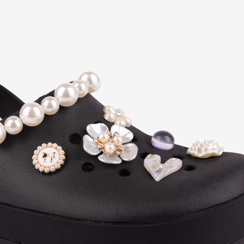 AMULETZ Bed of Pearls