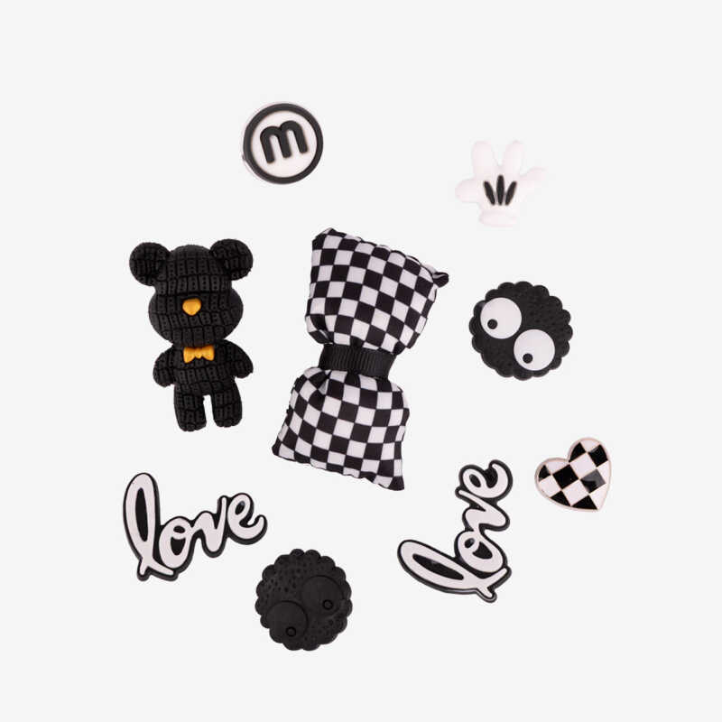 AMULETZ Checkmate Love