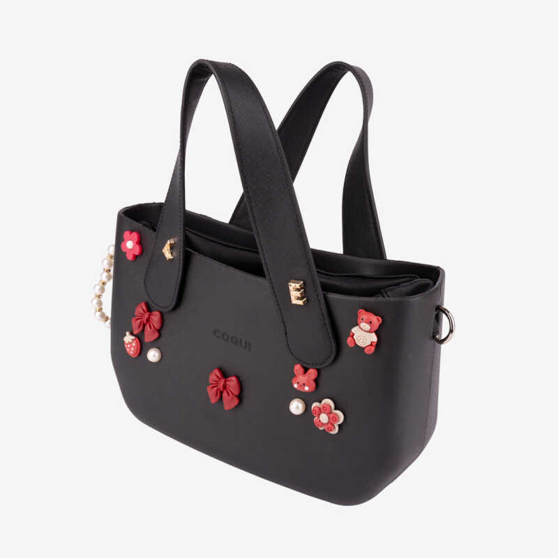 AVA Black/Black + Amulet